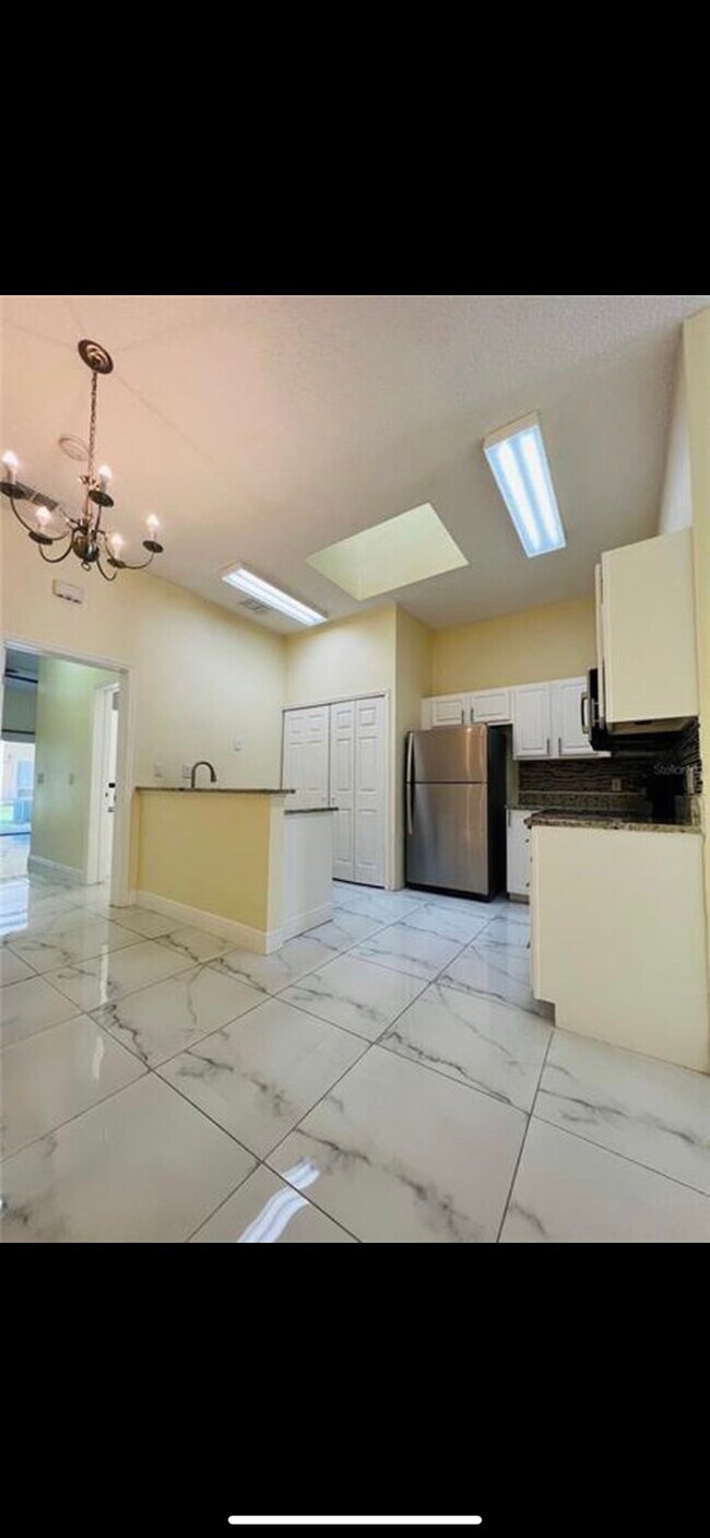 Building Photo - 1005 Universal Rest Pl