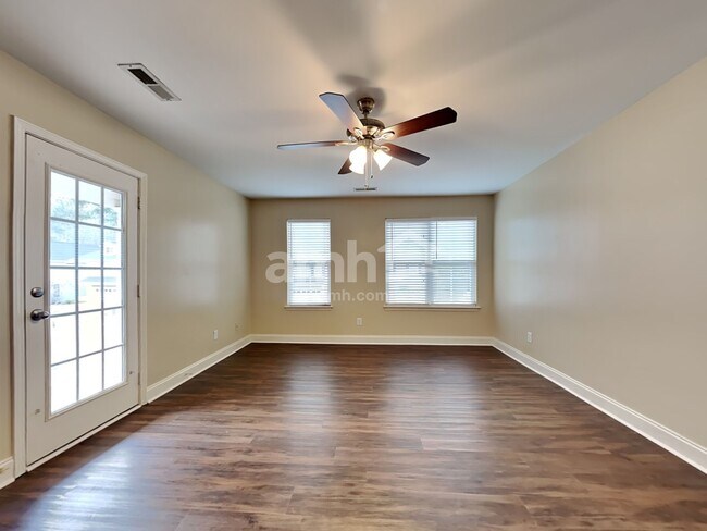 Building Photo - 109 Instructor Ct