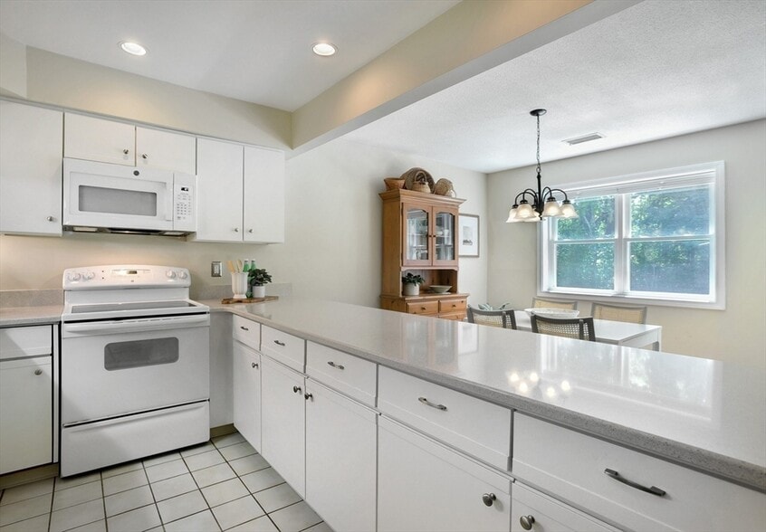 Building Photo - 3705 Tuckers Ln