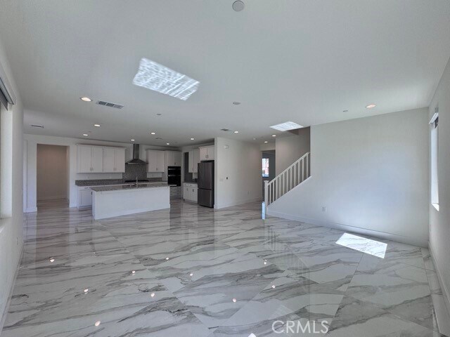 Building Photo - 25061 River Peak Dr