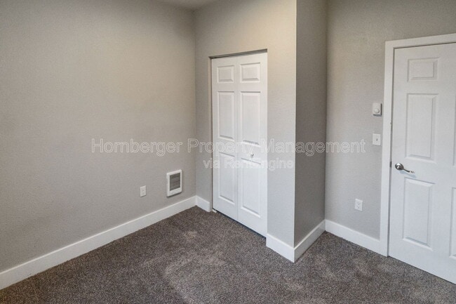 Building Photo - 2229 E Boone Ave