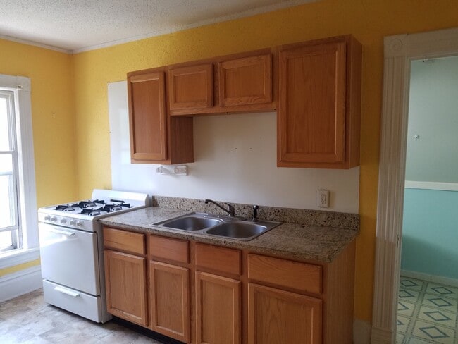 Building Photo - 161 Union Ave NE