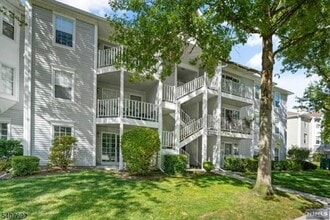 Building Photo - 181 Linden St