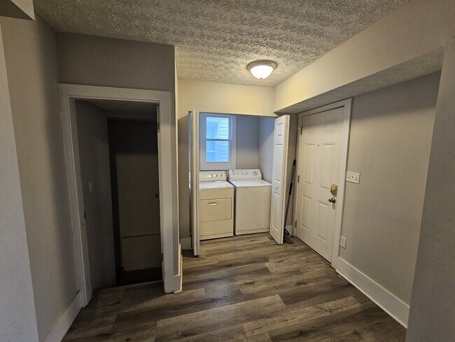Building Photo - 241 Brehl Ave