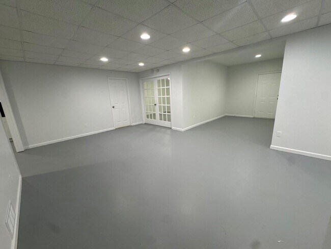 Building Photo - 1925 Heatherton Rd