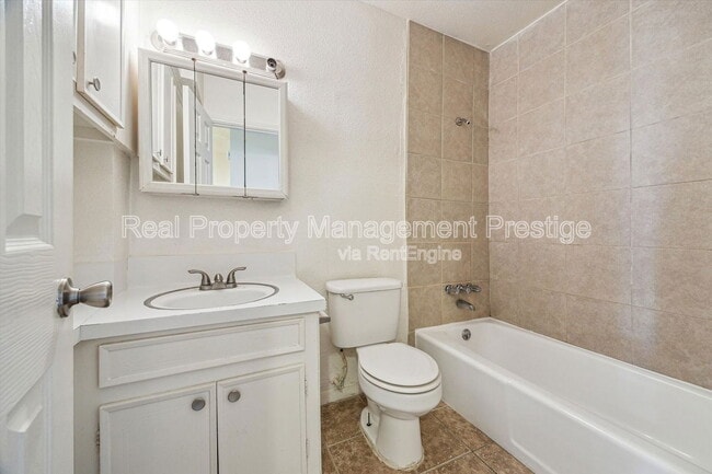 Building Photo - 3006 Falk Ct