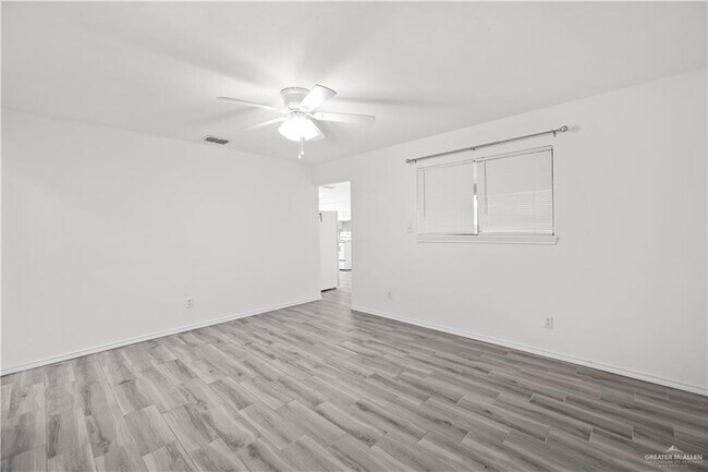 Building Photo - 22 Vista Hermosa St