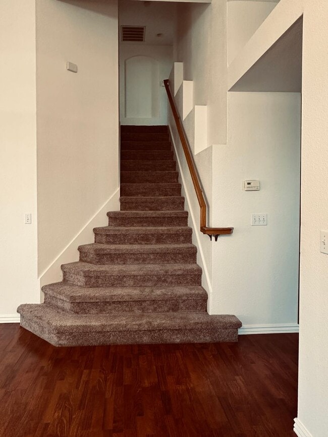 Building Photo - Nice Home For Rent!