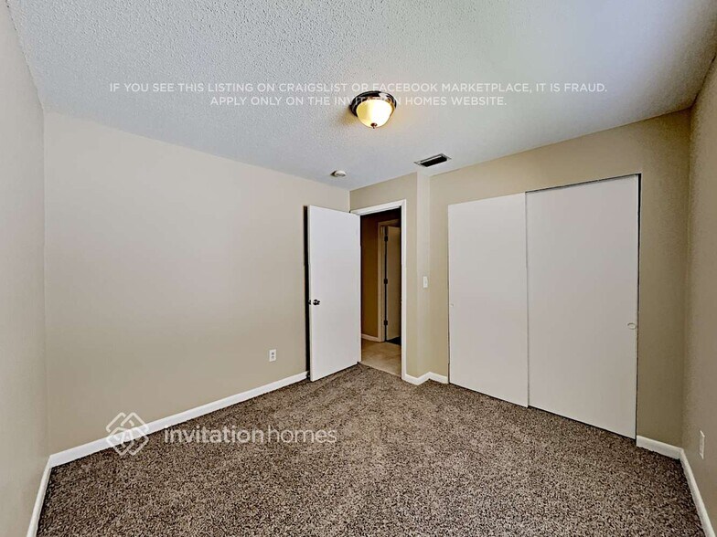 Building Photo - 5108 E Holland Ave