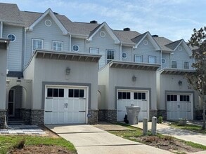 Building Photo - Navarre - Hidden Bay Village - 3 bedroom, 3 bathroom - Waterfront Townhome