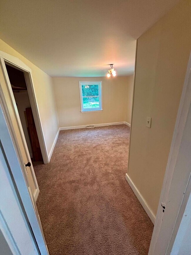 Building Photo - Charming Rental in Honey Brook, PA