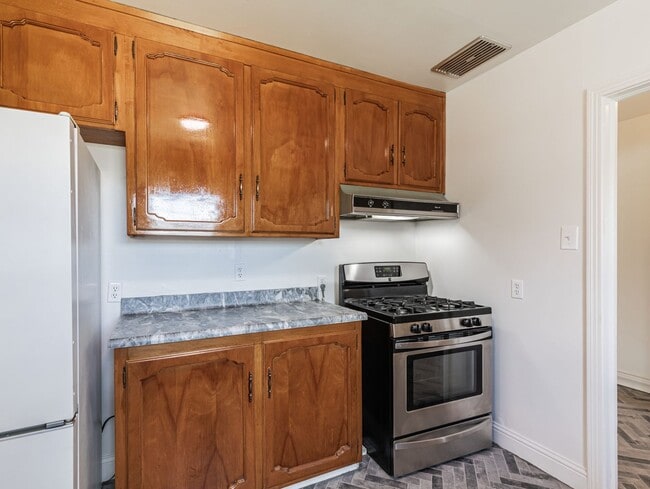 Building Photo - Charming & Updated: Your Perfect Retreat A...