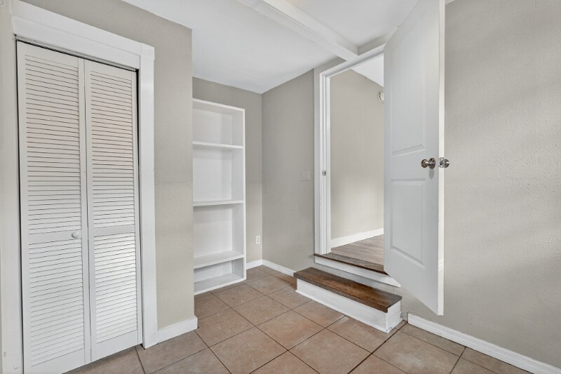 Building Photo - 2348 37th St S