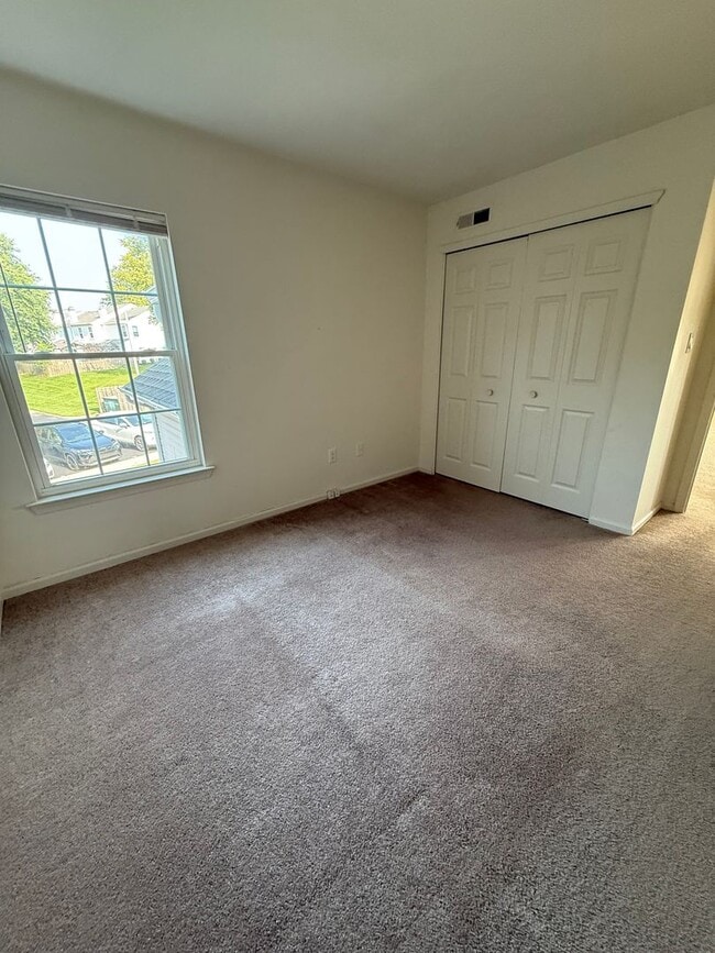 Building Photo - 2 Bed 2 Bath Condo in Council Rock School ...