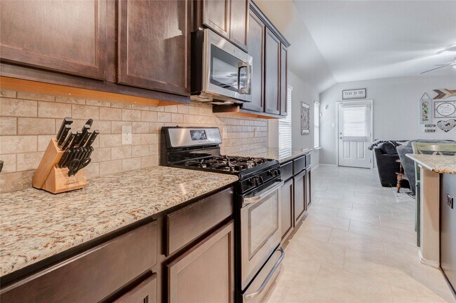 Building Photo - 23810 Rivage Ridge Dr