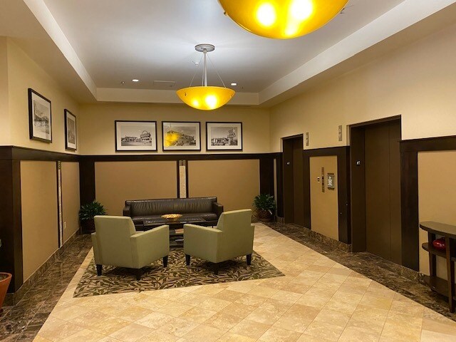 Building Photo - 7220 W Bonfils Pl