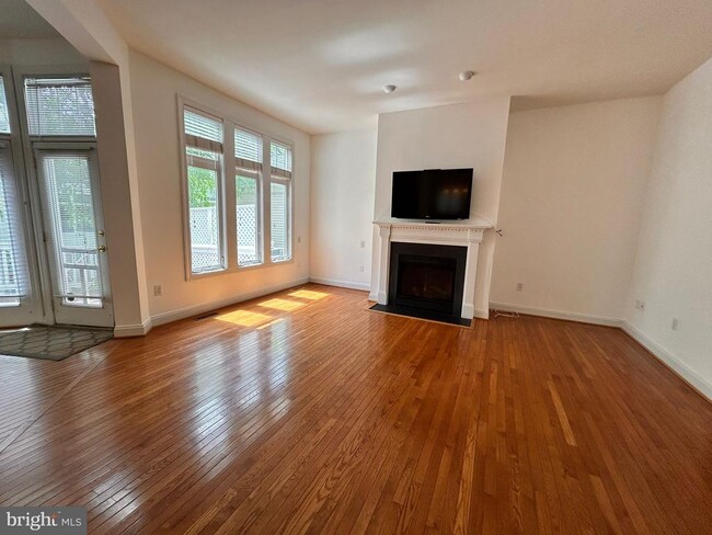 Building Photo - 308 Trotter Farm Dr