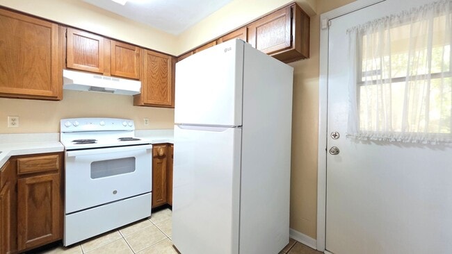 Building Photo - 2 bedroom, 1,5 bathroom townhouse in Mill Run