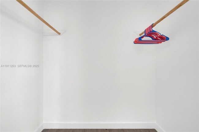 Building Photo - 402 NW 12th Ave