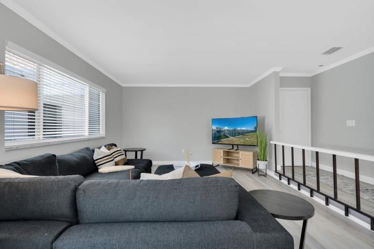 Building Photo - 311 Island Way