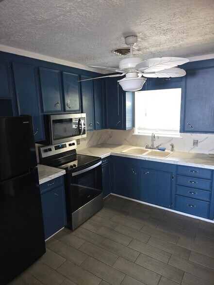 Building Photo - 1275 Smith Dr