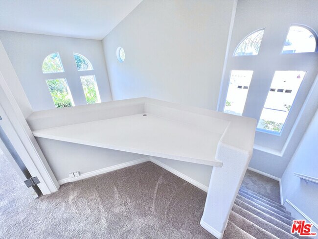 Building Photo - 6483 Zuma View Pl