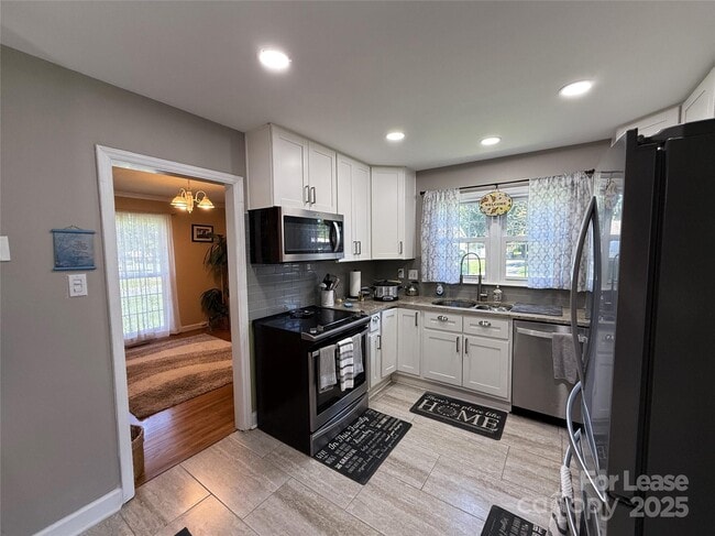 Building Photo - 6030 Craftsbury Dr