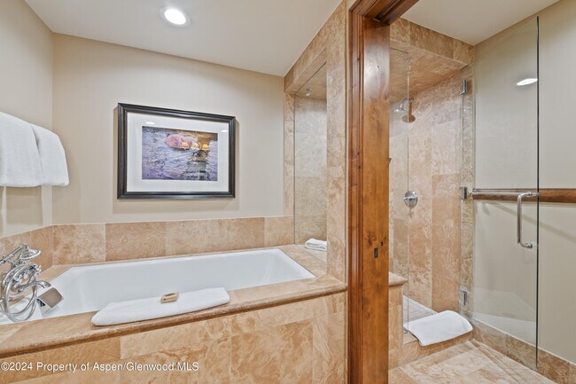 Building Photo - 415 E Dean St