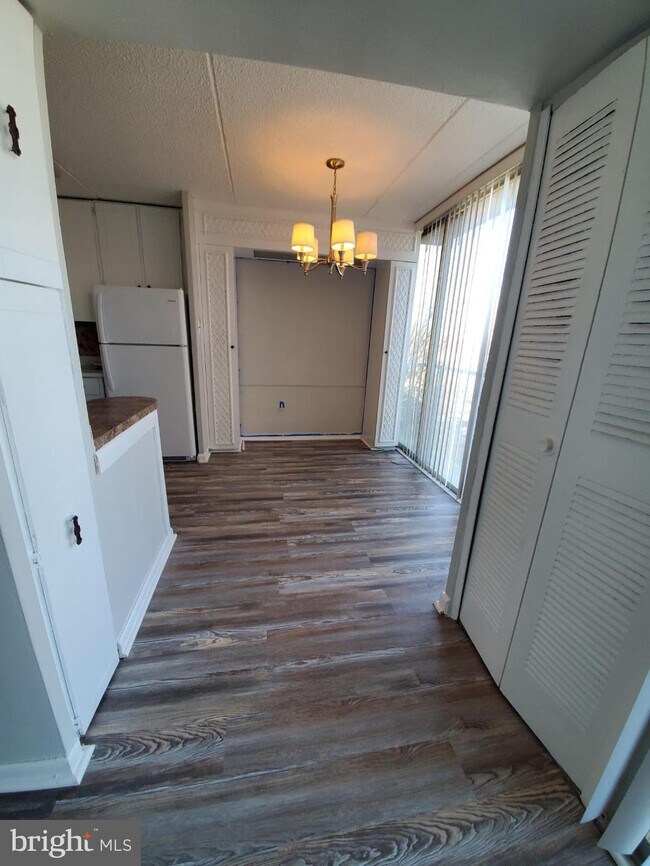 Building Photo - 401 Cooper Landing Rd