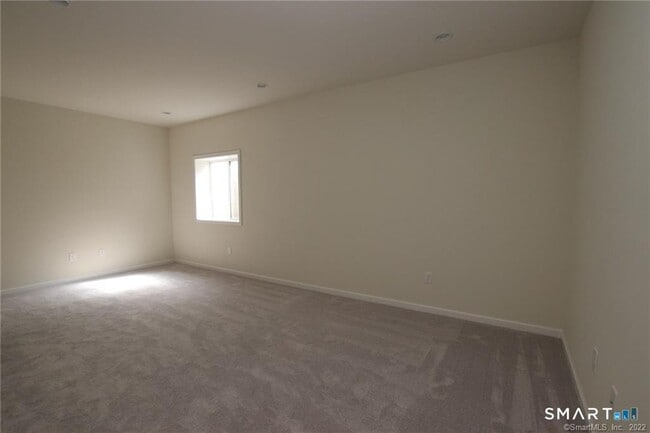 Building Photo - 10 Moorland Dr
