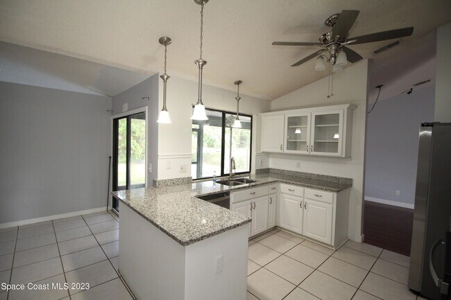 Building Photo - 1009 Fairplay Ave NW