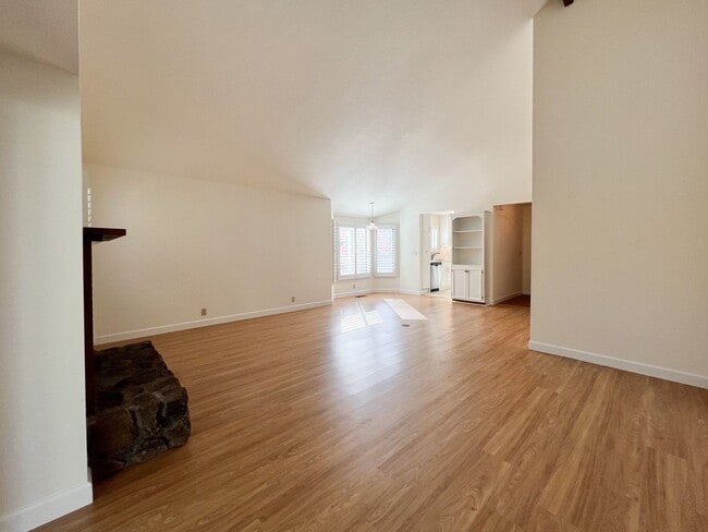 Building Photo - St. Helena – Spacious Two-Bedroom, Two-Bathroom Condo