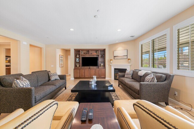 Building Photo - 73757 Picasso Dr