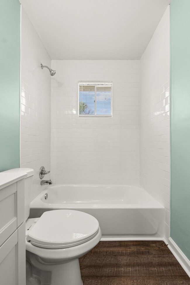 Building Photo - Renovated 4 Bedroom 1.5 Bath Home