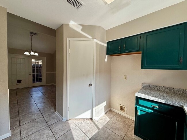 Building Photo - 4411 Rattan Ave