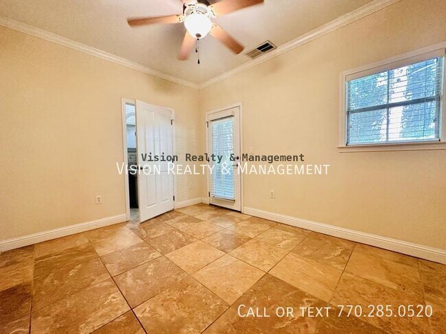 Building Photo - 1092 Glenridge Pl NE