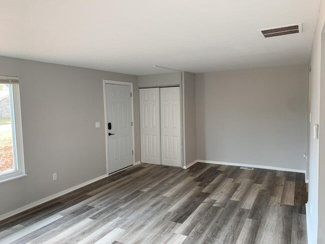 Building Photo - 5510 Beavercrest Dr