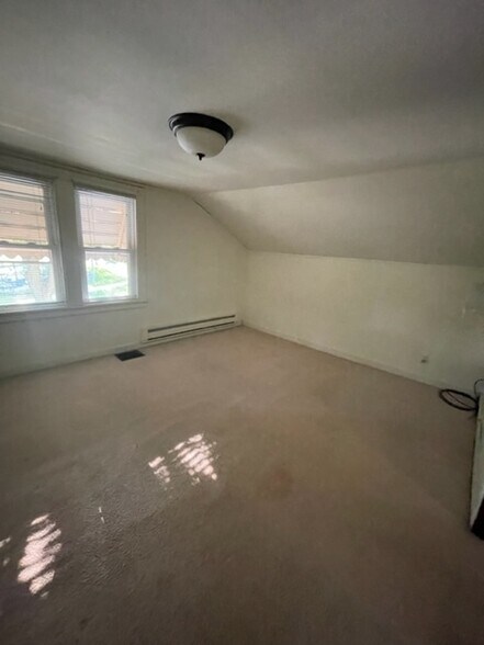Building Photo - 780 Hillview Ave
