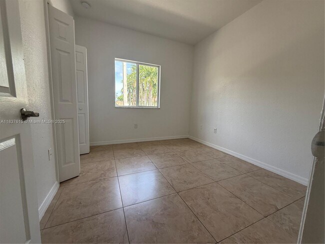 Building Photo - 13212 Old Biscayne Dr