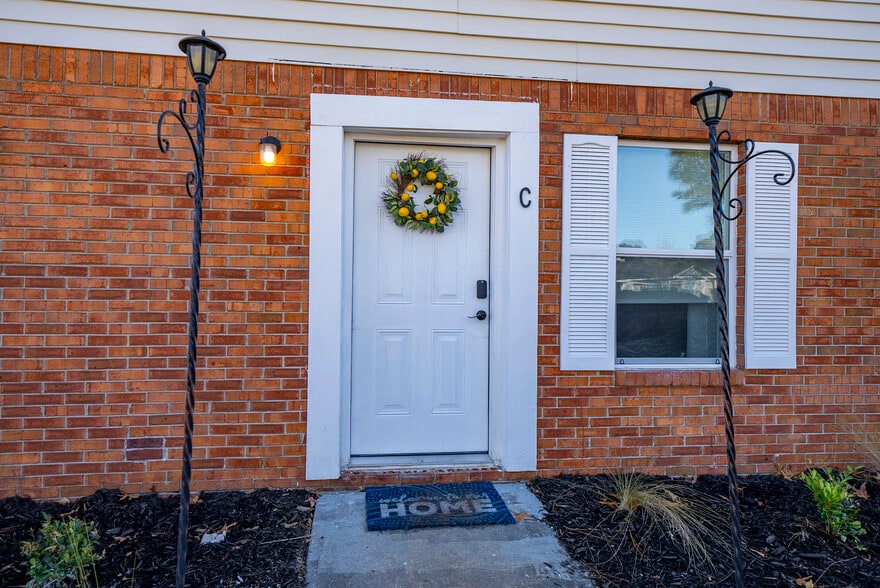 Building Photo - 138 Villa Ct