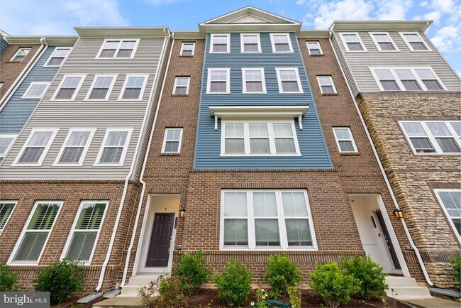 Building Photo - 4615 Crossing Ct