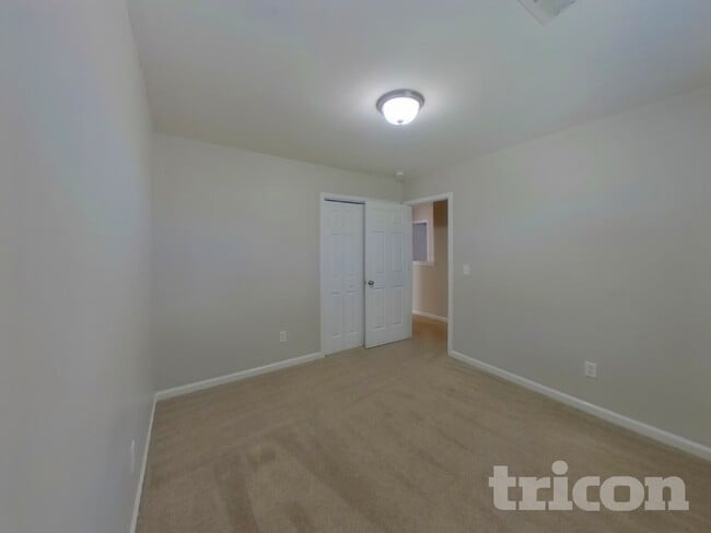 Building Photo - 258 Drooping Leaf Ln