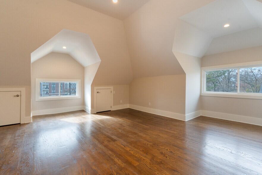 Building Photo - 1544 Court Ave