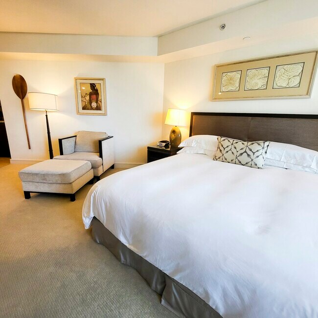 Building Photo - 223 Saratoga Rd