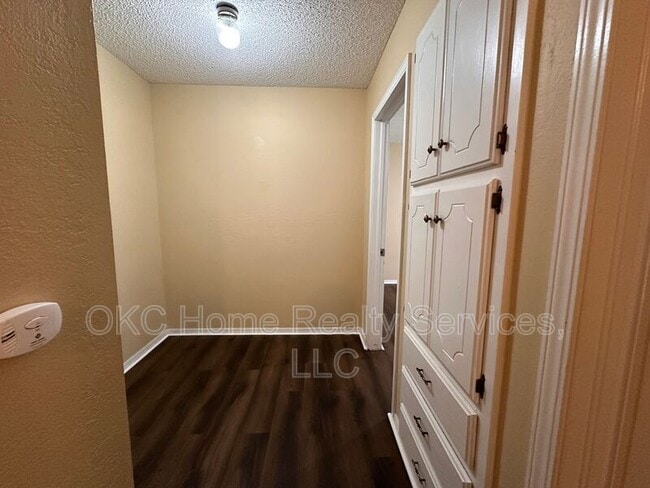 Building Photo - 3110 N Wheeler Cir
