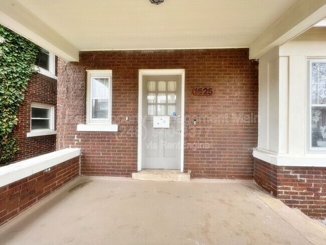 Building Photo - 1525 Edison St