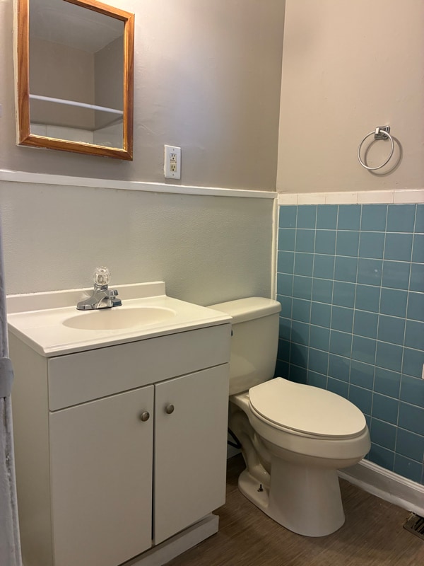 Building Photo - 719 Hemlock Ave