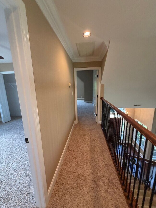 Building Photo - 266 Turnberry Circle