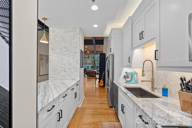 Building Photo - 310 Arlington Ave