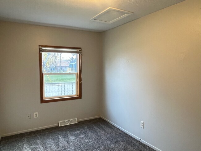 Building Photo - 316 Burr Oak Ave